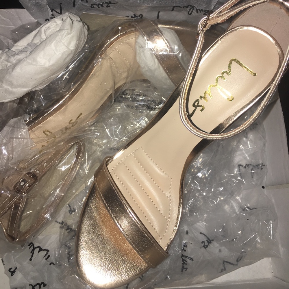 Lulu’s Rose Gold Heels